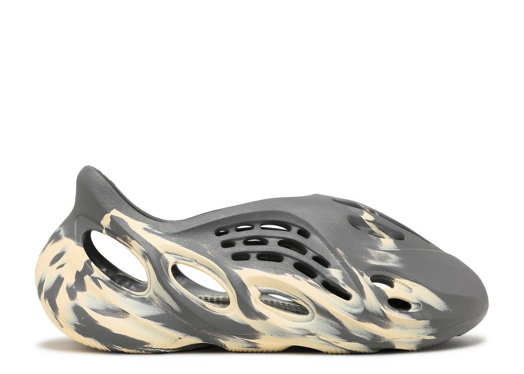YEEZY FOAM RUNNER "MOON GREY"