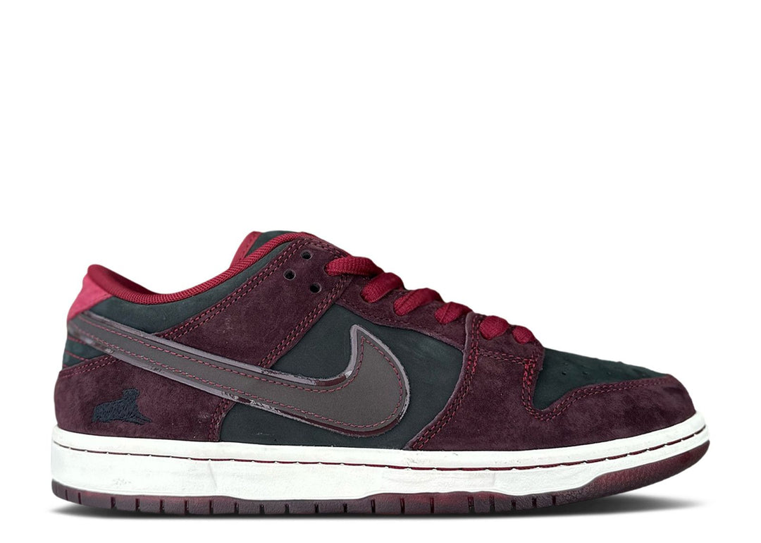 DUNK LOW SB PRO QS "RIOT SKATESHOP"