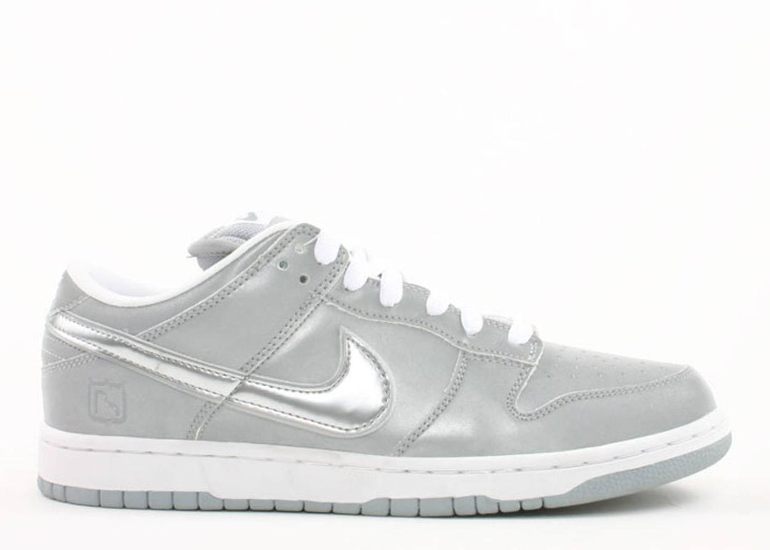 NIKE DUNK LOW PRO SB "MEDICOM 3"