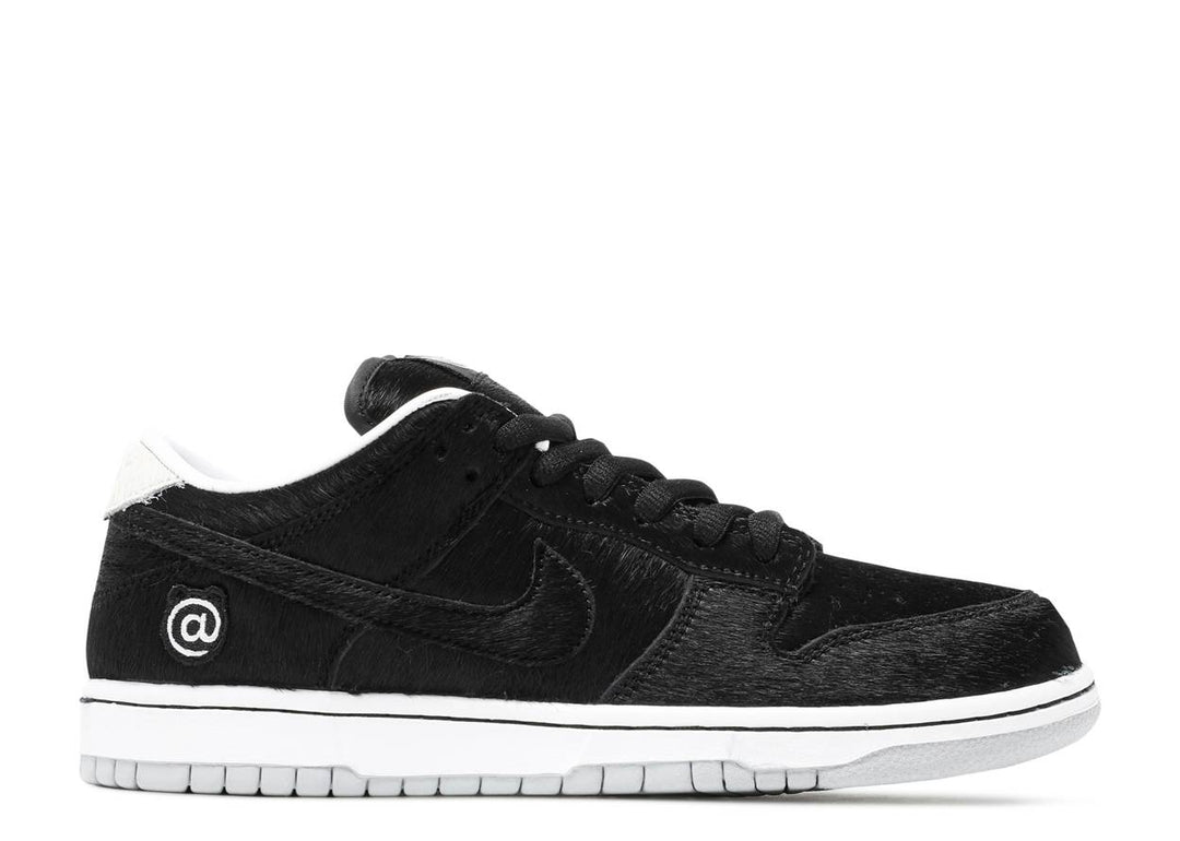 NIKE DUNK LOW SB X MEDICOM TOY "BE@RBRICK"