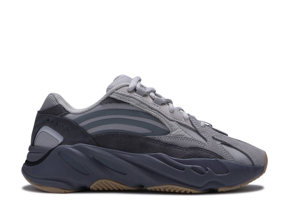 YEEZY BOOST 700 V2 