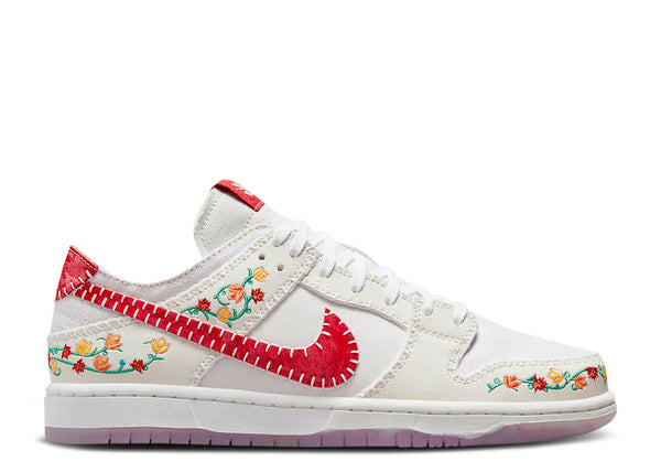 DUNK LOW DECON SB 