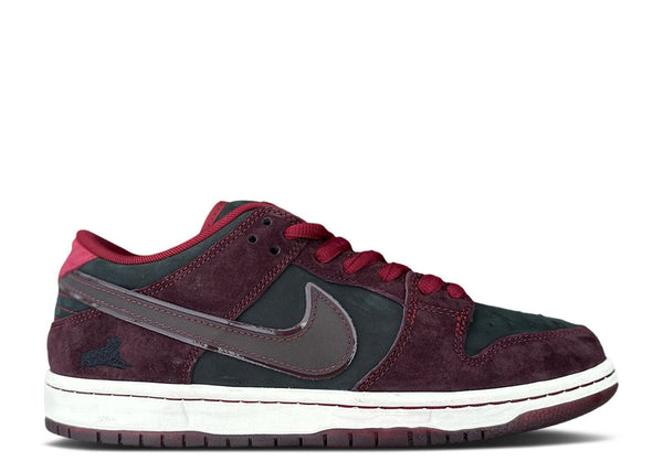 DUNK LOW SB PRO QS 