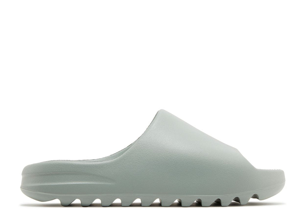 YEEZY SLIDES 