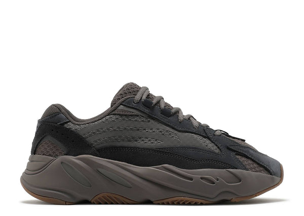 YEEZY BOOST 700 V2 