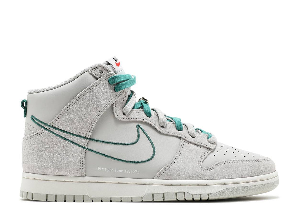 NIKE DUNK HIGH SE 