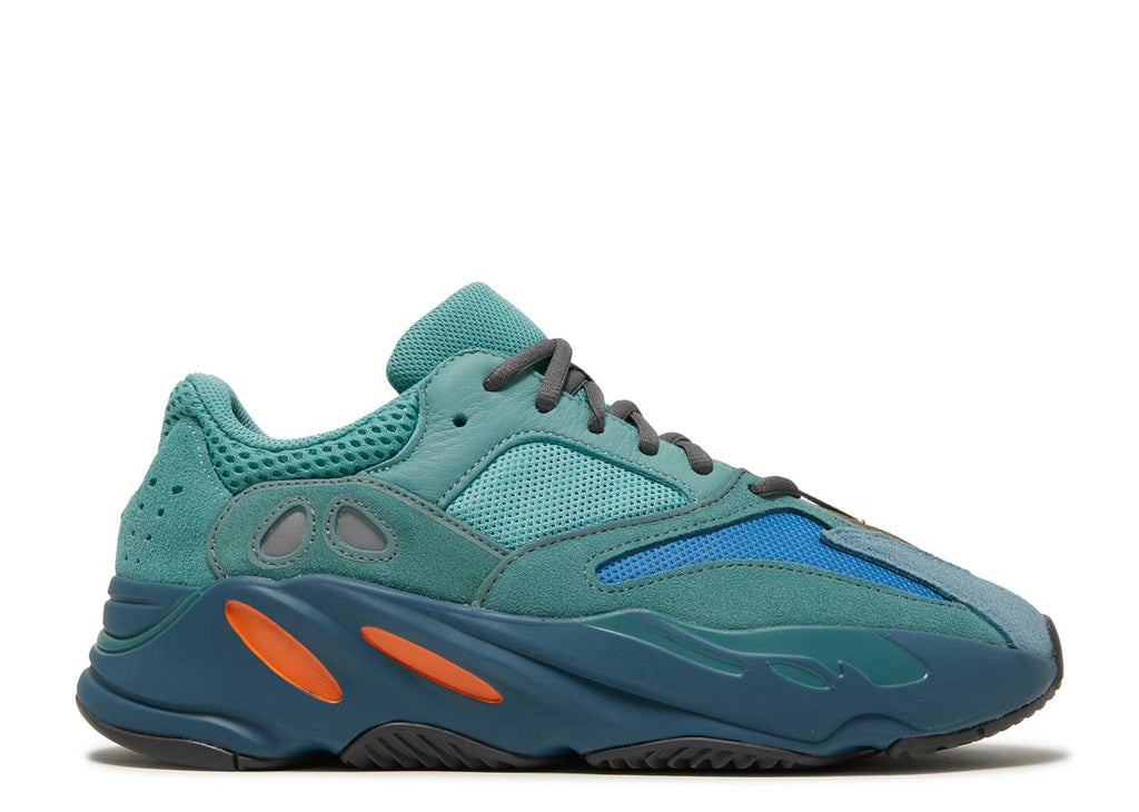 YEEZY BOOST 700 
