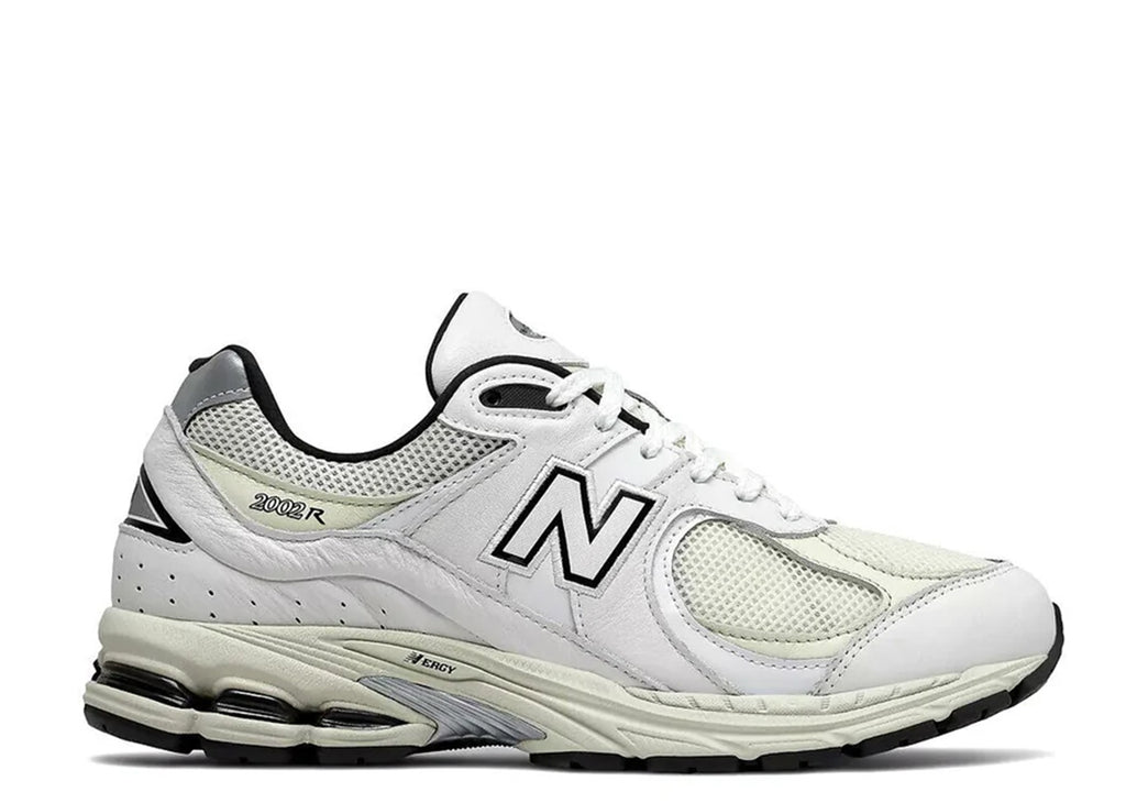 NEW BALANCE 2002R 