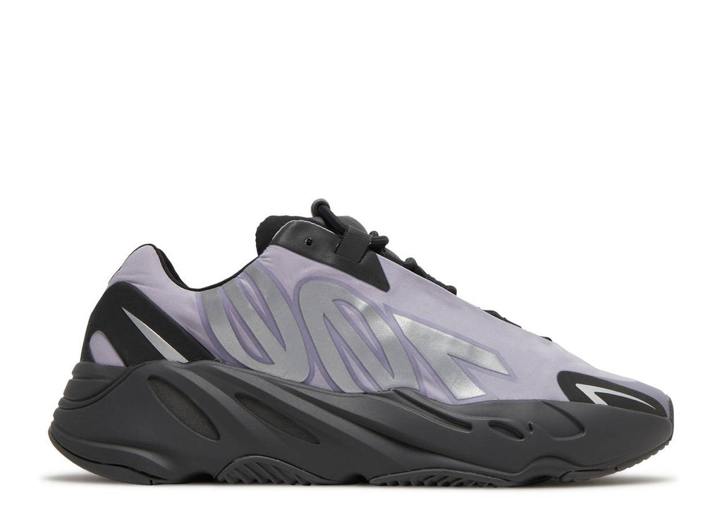 YEEZY BOOST 700 MNVN 