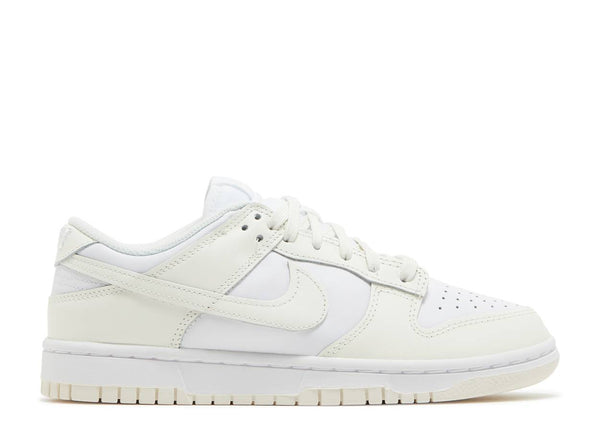 NIKE WMNS DUNK LOW 