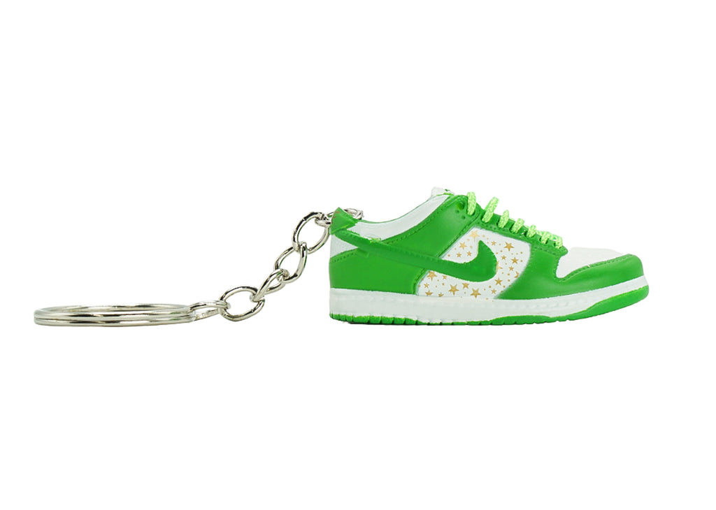 NIKE SB DUNK LOW SUPREME GREEN KEYCHAIN